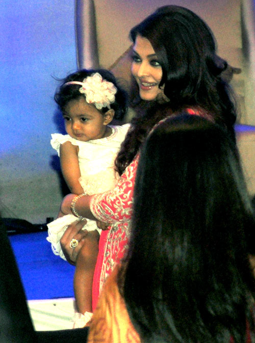 Aishwarya Rai Bachchan with her daughter Aaradhya