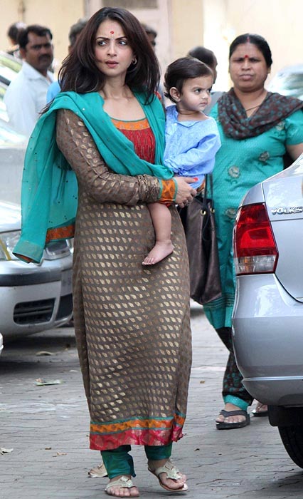 Seema Khan with younger son Yohan