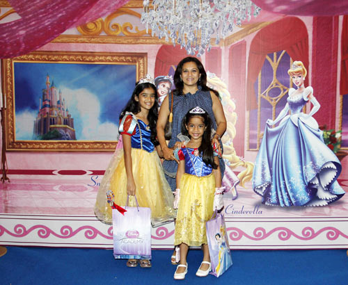 Mansi Joshi Roy with daughter Kiara (left)