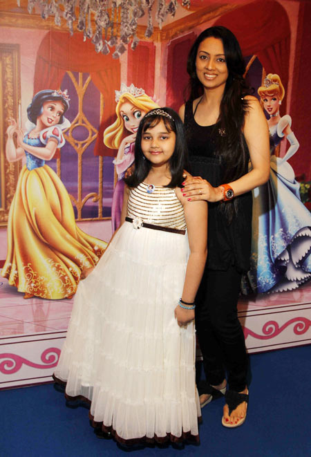 Gauri Tonk with daughter Pari