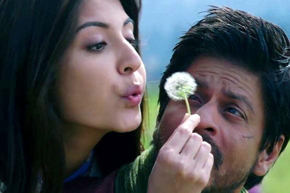 Anushka Sharma and Shah Rukh Khan in Jab Tak Hai Jaan