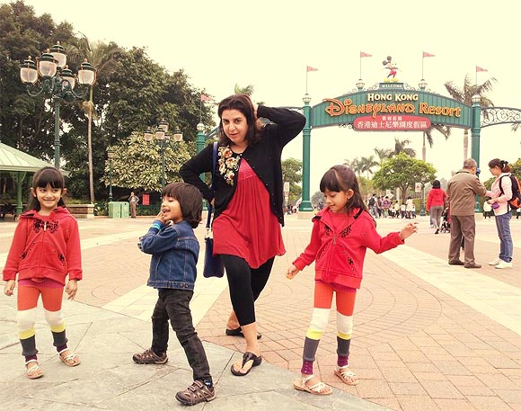 Farah Khan with her kids Diva, Anya and Czar