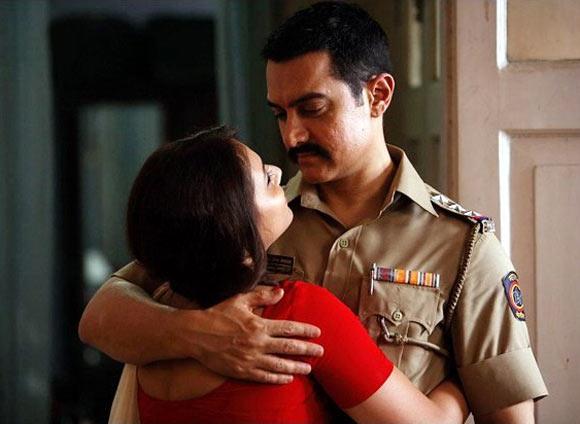 Rani Mukerji and Aamir Khan in Talaash