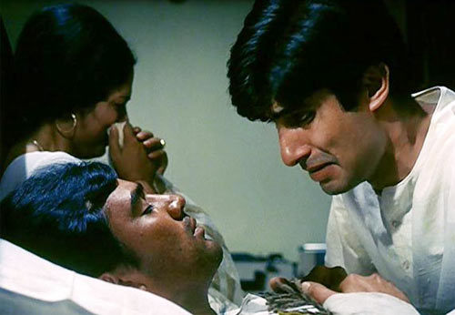Rajesh Khanna and Amitabh Bachchan in Anand