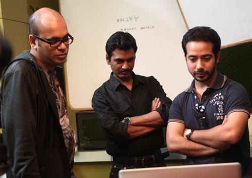Suparn Verma, Nawazuddin Siddiqui and Abhishek Pathak on Aatma sets