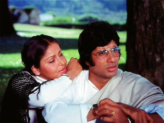 Raakhee and Amitabh Bachchan in Kasme Vaade