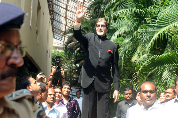 Amitabh Bachchan waves to his fans
