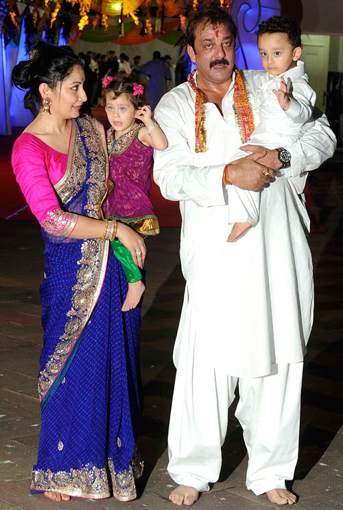 Sanjay and Maanyata Dutt with their twins Shahraan and Iqra