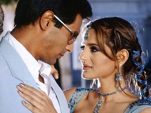 Arjun Rampal and Ameesha Patel in Vaada