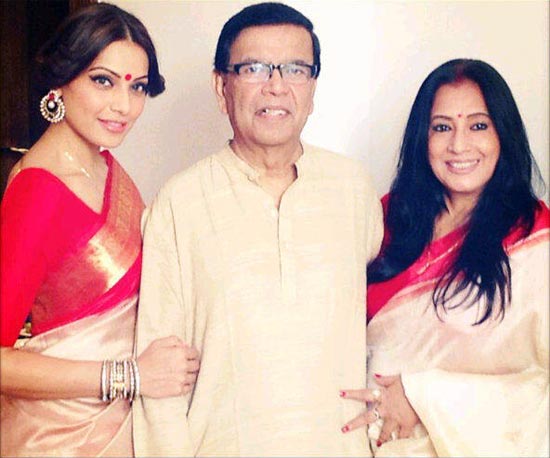 Bipasha Basu with parents Hirak and Mamta Basu