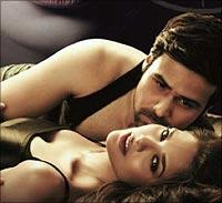 Emraan Hashmi and Esha Gupta in Raaz 3