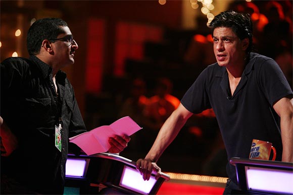 RD Tailang with Shah Rukh Khan on the KBC sets