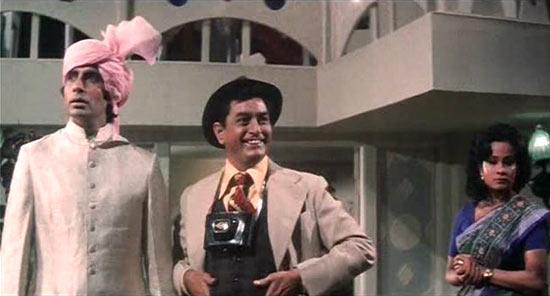 Amitabh Bachchan and Ram Sethi in Namak Haram