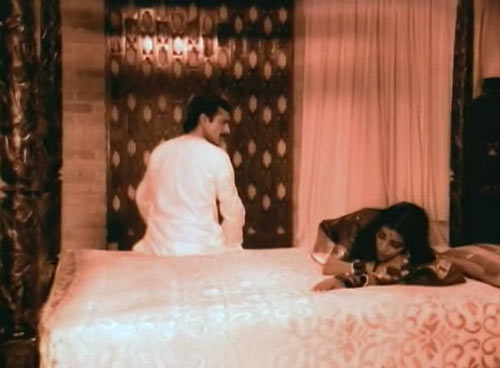 A scene from Chahsme Buddoor