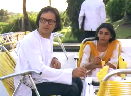 A scene from Chashme Buddoor