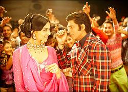 Deepika Padukone and Shah Rukh Khan in Om Shanti Om