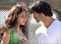 Pooja Chopra and Vidyut Jamwal in Commando