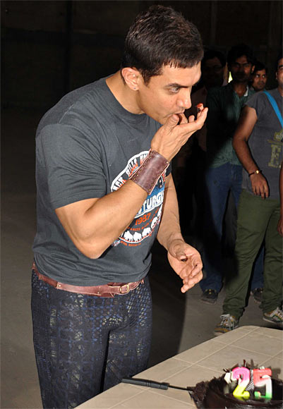 Aamir Khan celebrates 25 years in the industry at at Filmcity