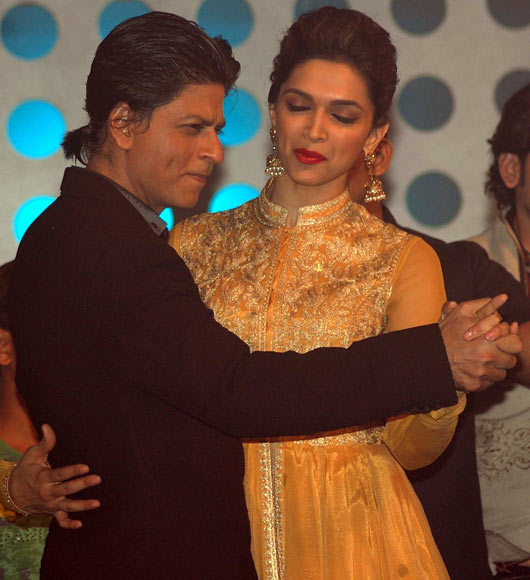 Shah Rukh Khan with Deepika Padukone