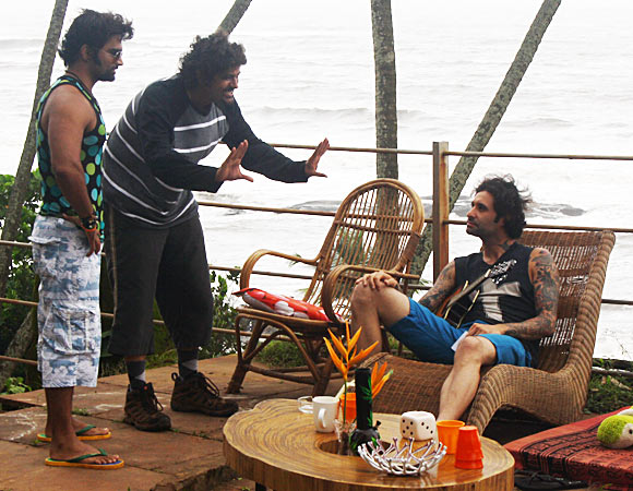 Kaizad Gustad explains scene to Sachiin Joshi and Daneil Weber on the sets of Jackpot in Goa