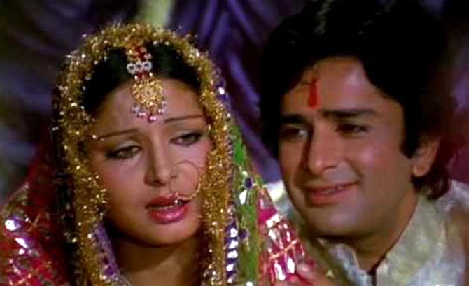 Rakhee and Shashi Kapoor in Kabhi Kabhi