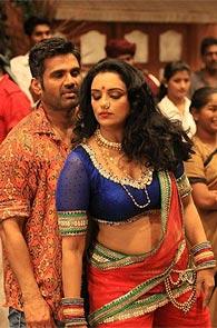 Suniel Shetty and Shwetha Menon in Kalimannu