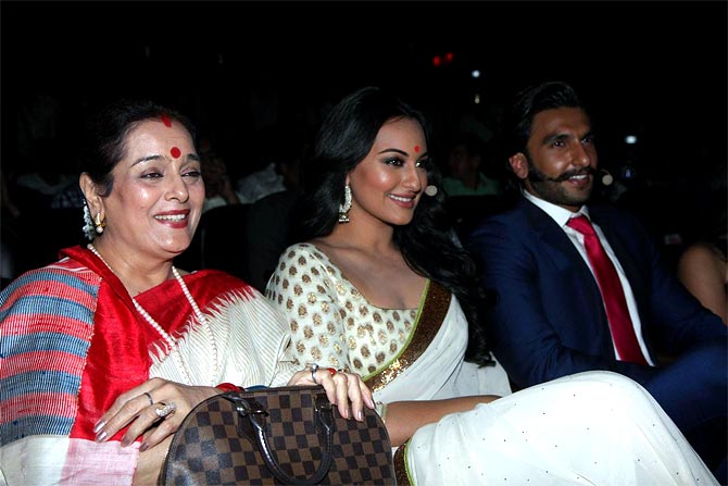 Sonakshi Sinha with mother Poonam Sinha and Lootera co-star Ranveer Singh