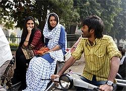 Sonam Kapoor (left) and Dhanush in Raanjhanaa