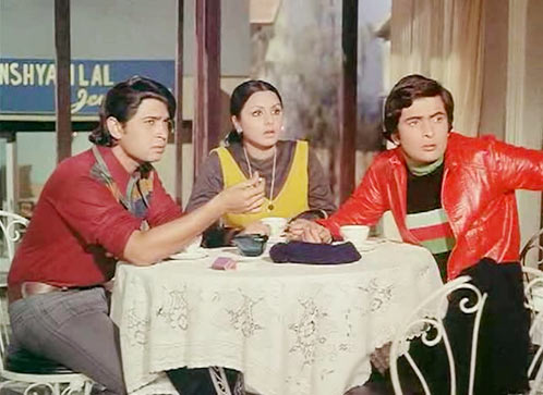Rakesh Raushan, Neetu Singh and Rishi Kapoor in Khel Khel Mein