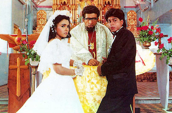 Suchitra Krishnamoorthi, Naseeruddin Shah and Shah Rukh Khan in Kabhi Haan Kabhi Naa.
