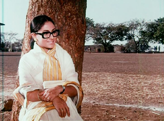 Jaya Bachchan in Kora Kagaz