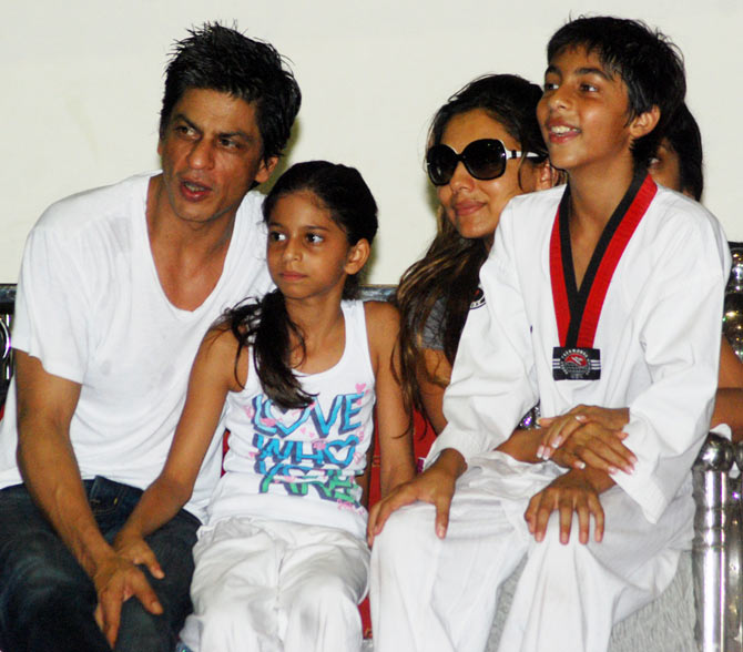 Shah Rukh Khan, Suhana, Gauri and Aryan
