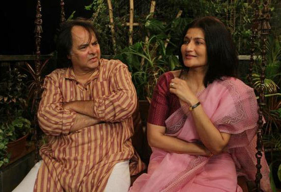 Farooque Sheikh and Sarika in Club 60