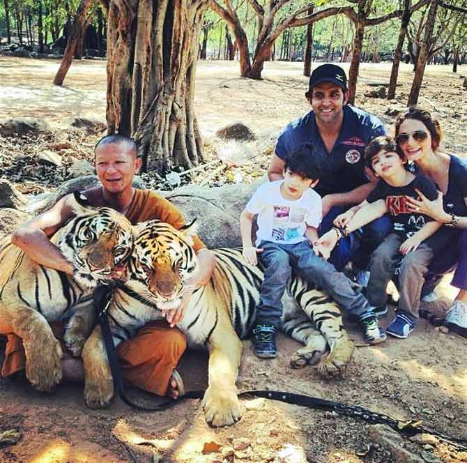 Hrithik Roshan with his family