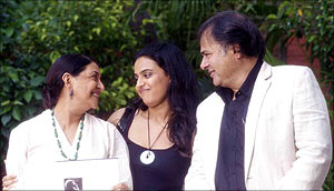 Deepti Naval, Swara Bhaskar and Farooque Shaikh