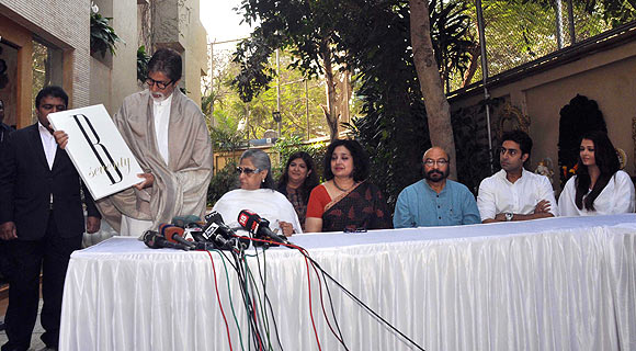 Amitabh, Jaya Bachchan, Bhagyashri Dengle, Govind Nihalani, Abhishek and Aishwarya Rai Bachchan