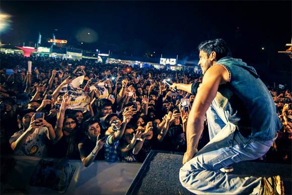 Farhan akhtar during his stage performance