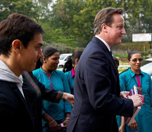 Aamir Khan and David Cameron meet women cab drivers