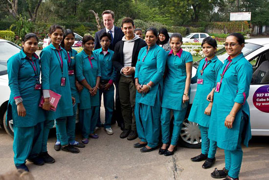 Aamir Khan and David Cameron with the women cab drivers