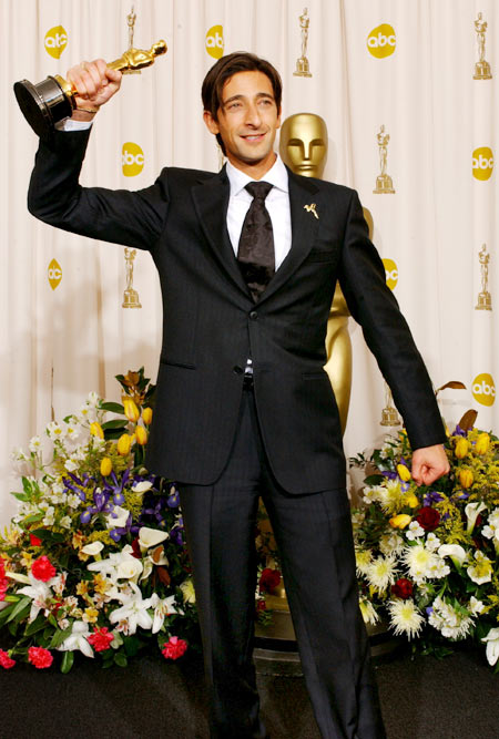 Adrian Brody with his Oscar trophy in 2003