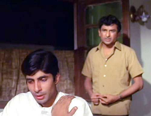 Amitabh Bachchan, Ramesh Deo in Anand