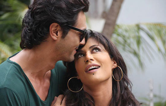 A still from Inkaar where Chitrangada's character is confused about the turn of events in her life