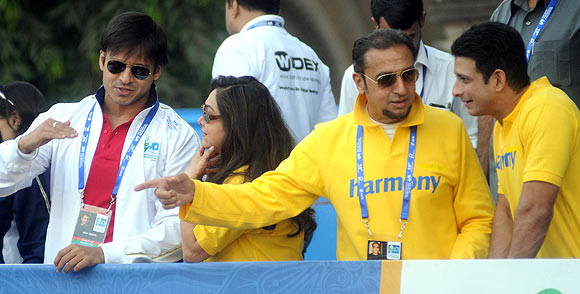 Vivek Oberoi, Tina Ambani, Gulshan Grover, Sharman Joshi