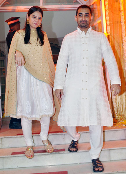 Kunal Deshmukh with wife