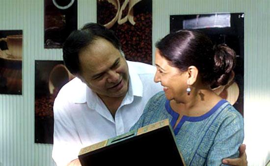 Farooque Shaikh and Deepti Naval in Listen Amaya