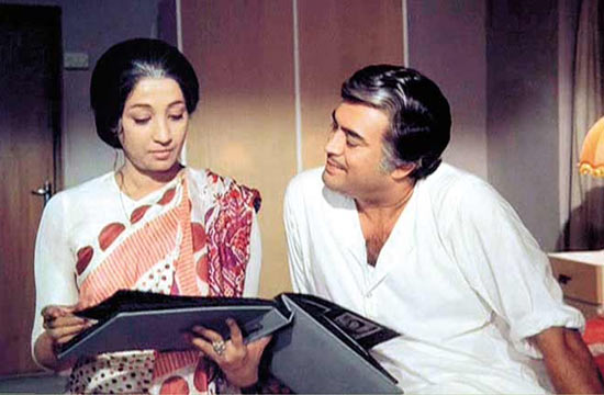 Suchitra Sen and Sanjeev Kumar in Aandhi