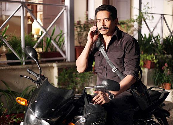 Atul Kulkarni in Zanzerr 2.0