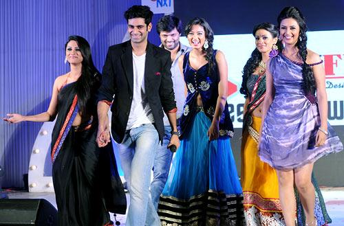 Rucha Hasabnis, Vishal Singh, Barkha Bisht and Divyanka Tripathi