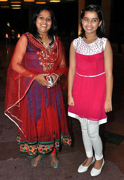 Sparsh Khanchandani with mum Sarita