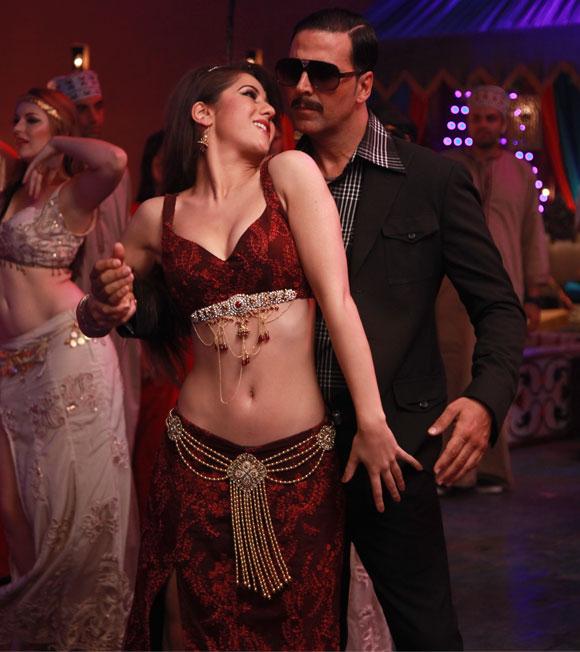 Akshay Kumar and Hazel Crowney in Once Upon A Time In Mumbai Dobaara!